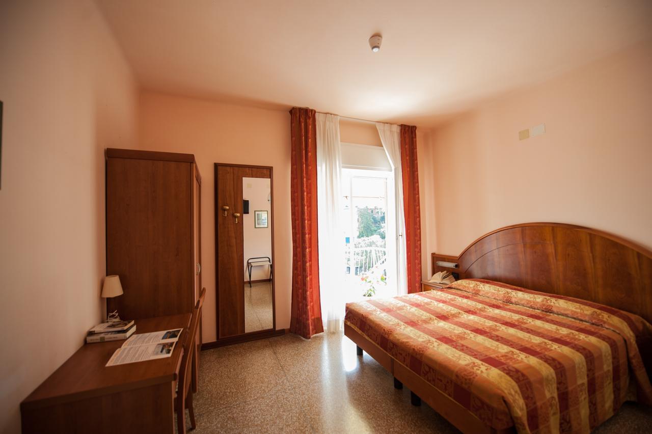 Hotel Lorenzo Celle Ligure Buitenkant foto